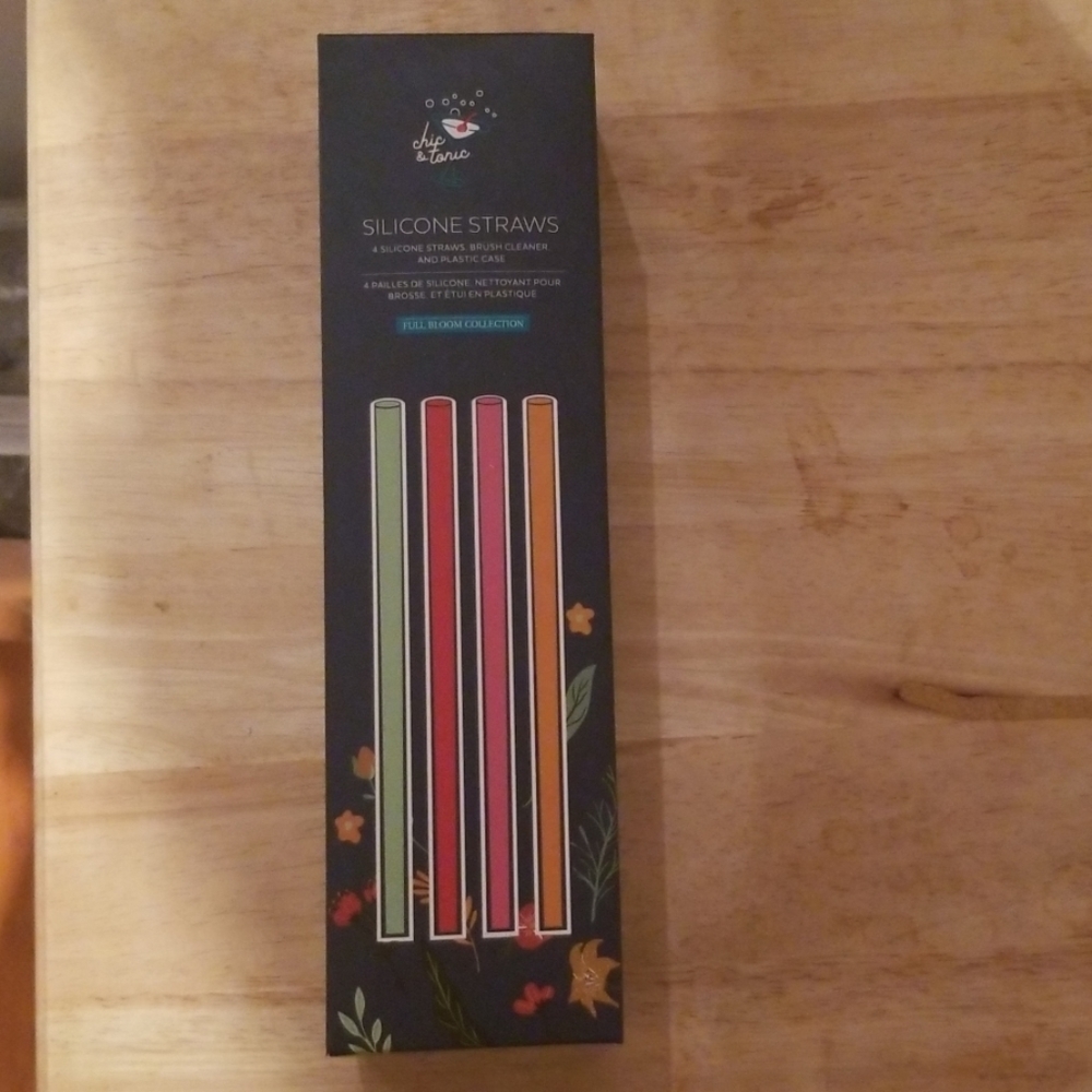 New NIB Chic & Tonic Silicone Reusable Straws